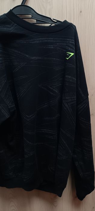 Продавам блуза/суичер на известната фитнес марка Gymshark