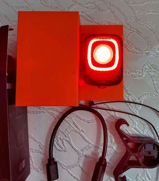 Супер ярък заден велостоп със стоп функция Magicshine SeeMee 200 V2