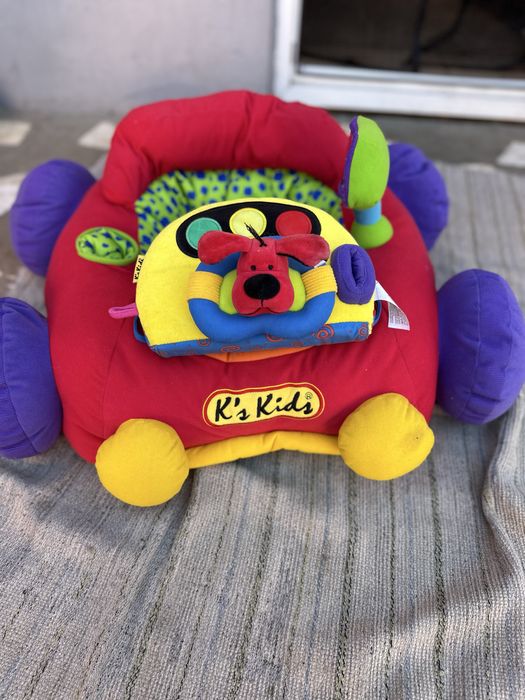 Masinuta de plus cu sunete si lumini