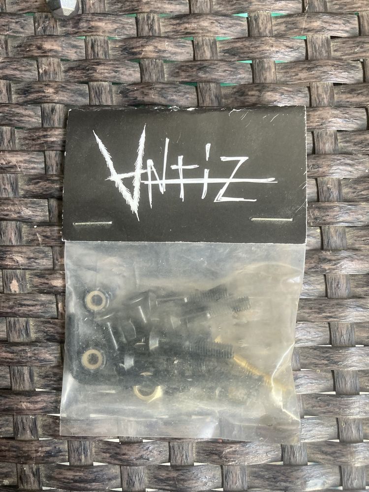 Antiz skateboard bolts