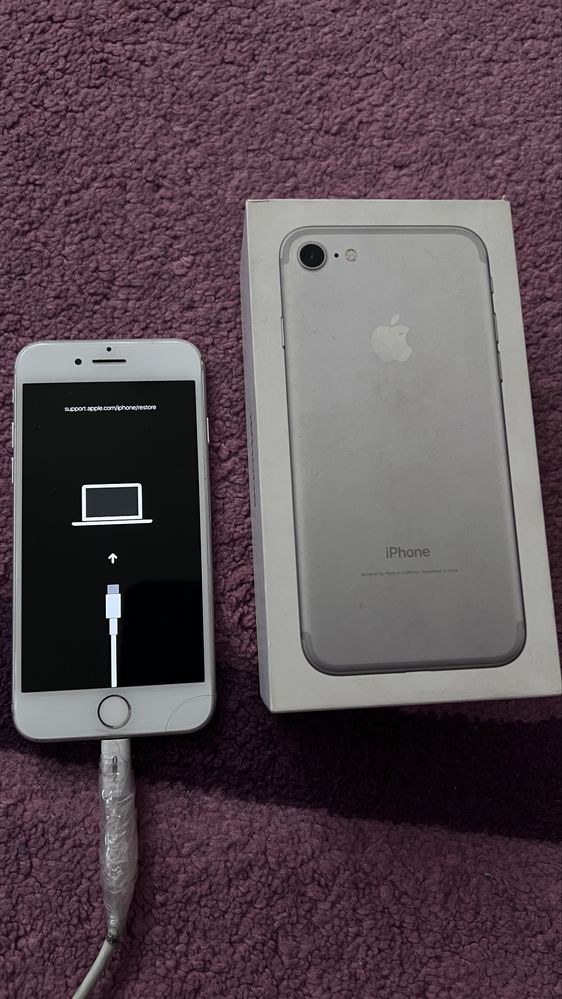 Продам iphone 7 серого цвета