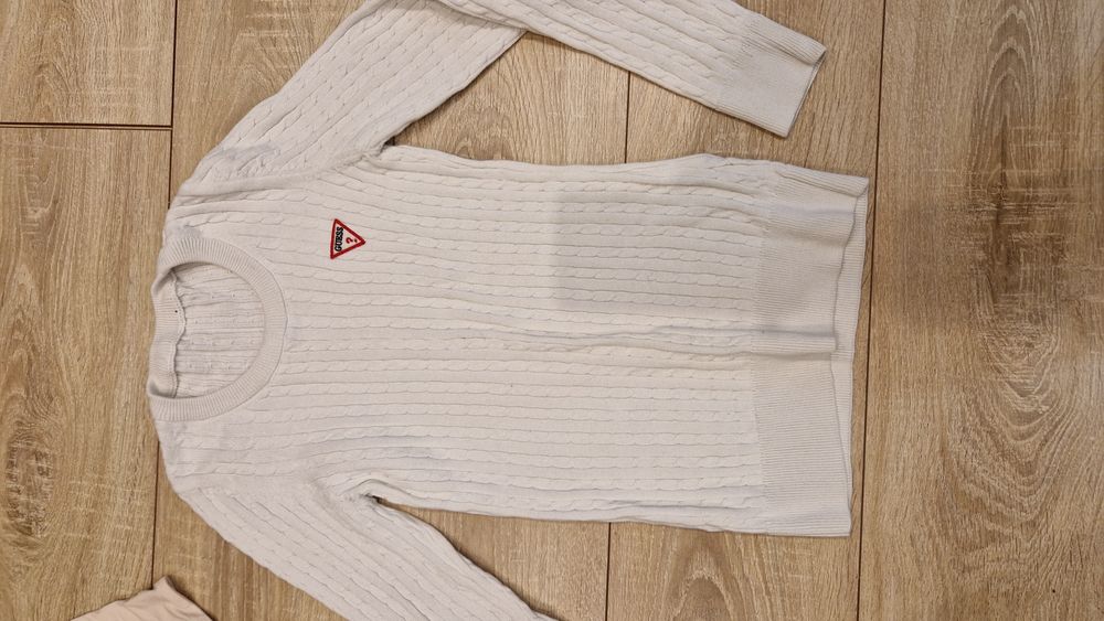 Дамски блузи Guess, всичко за 40 лв