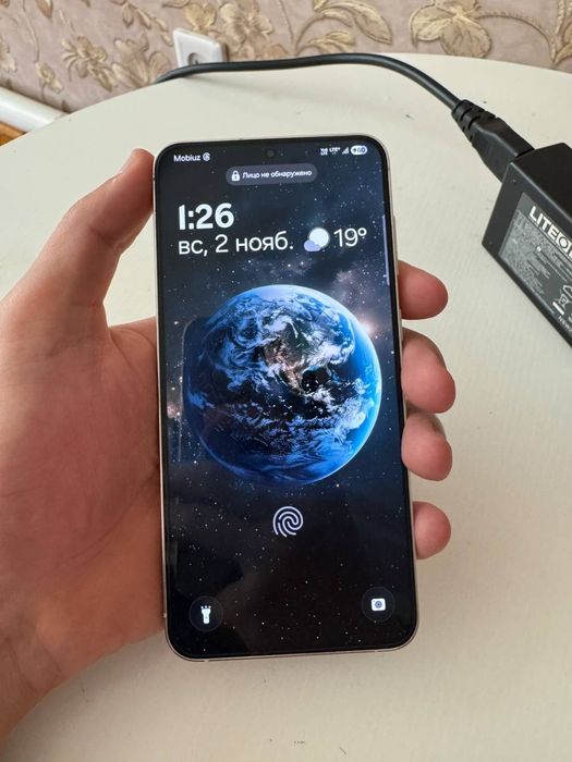 Samsung s 23 plus 8/ 512 xolati ideal