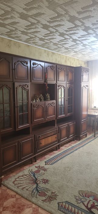 3-х комнатная в 16 микрорайоне на долгий срок