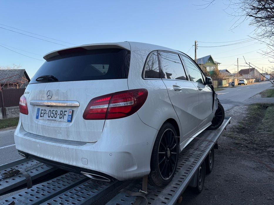 Dezmembrări mercedes B class 200 cdi Facelift 2017 w246 automat pachet AMG plafon panoramic interior piele navigație motor om651 2.2 cdi trapa volan pe stanga ( ne rulata ro )