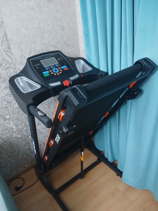 Продам беговую дорожку