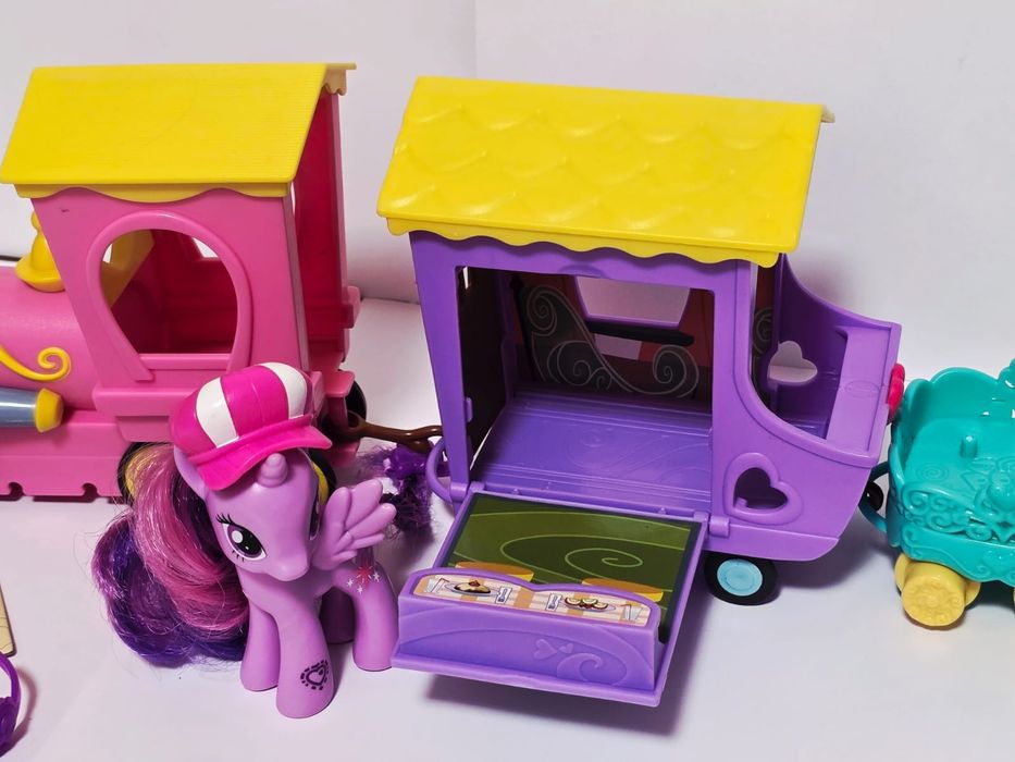 My little pony-explore Equestria friendship express train