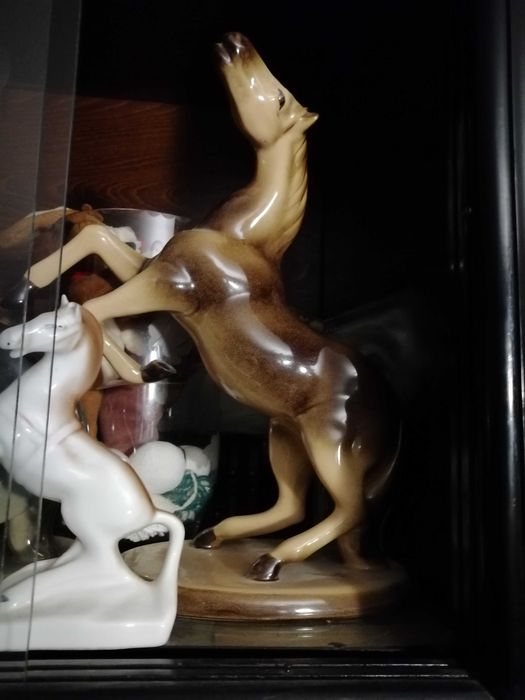 Bibelou din portelan Cal vechi