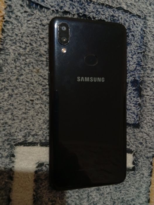 Продам телефон сброшен всё работает