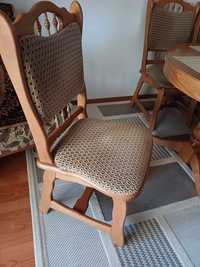 Masa extensibila de lemn masiv si scaunele