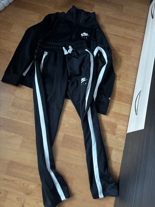 Детски комплект горнище и долнище Nike air