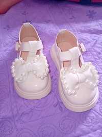 Pantofi fetița 24