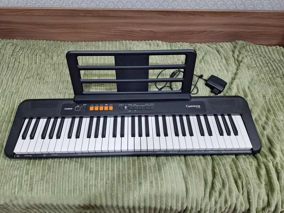 Синтезатор в отличном  состоянии.