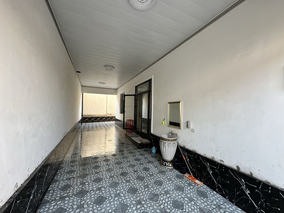 Енги махаллада 1,8 сотокли 2 каватли ховли сотилади