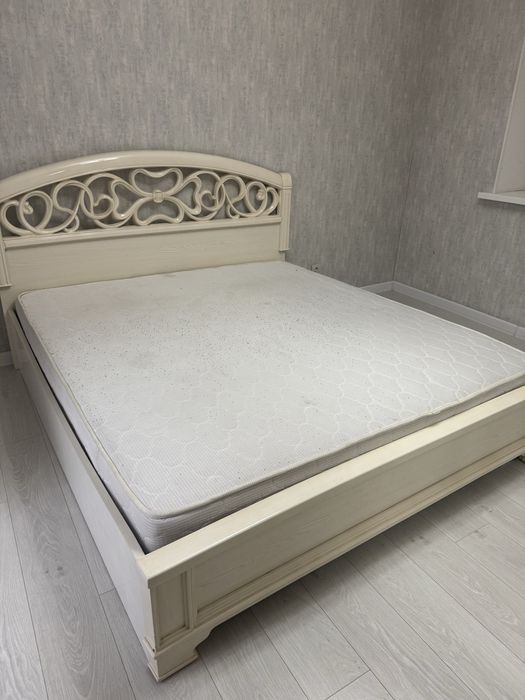 Продам кровать с подьемным механизмом