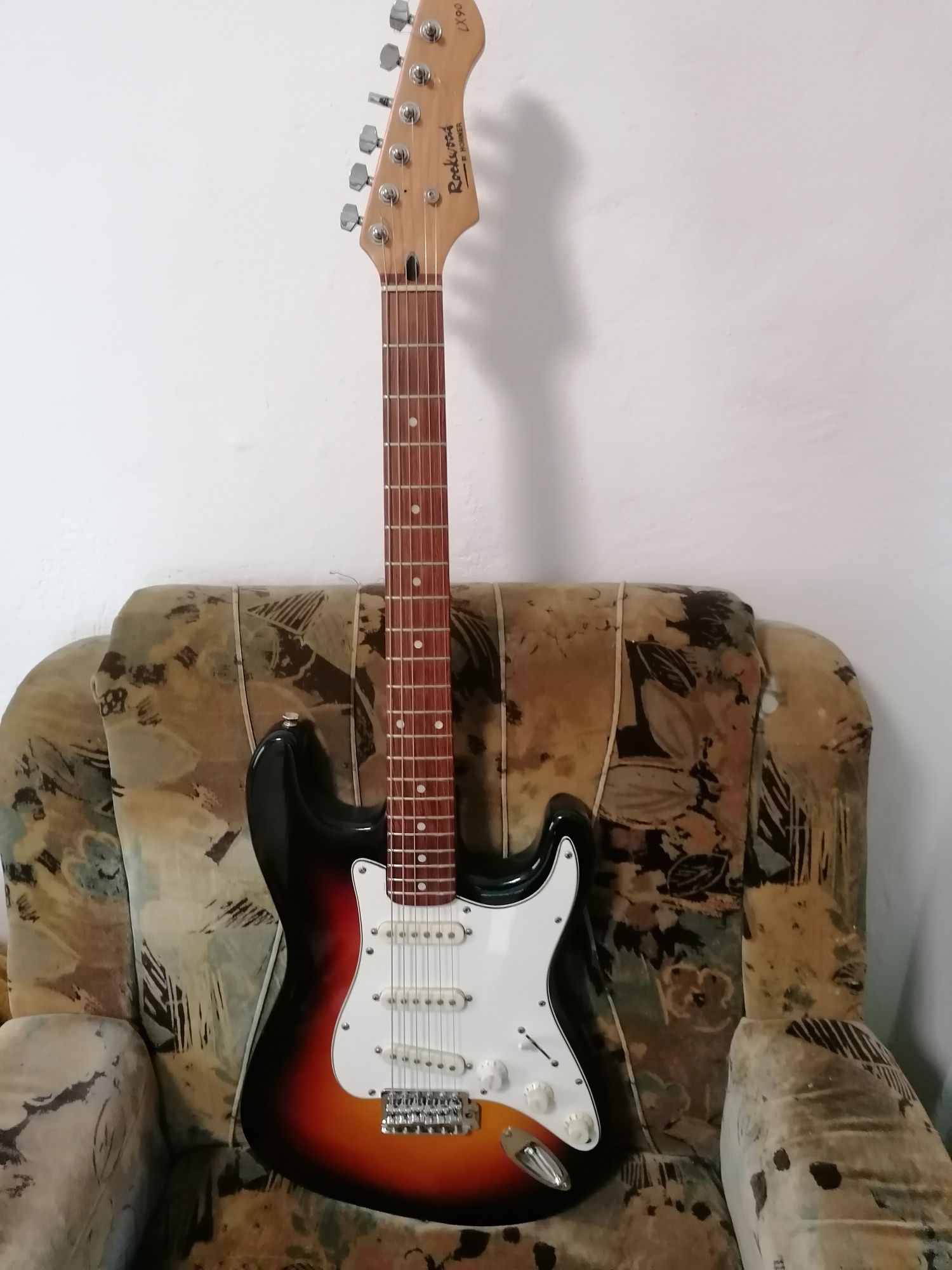 Strat rochwood by hohner