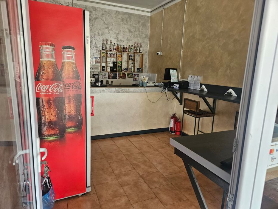 Vând fast-food complet utilat