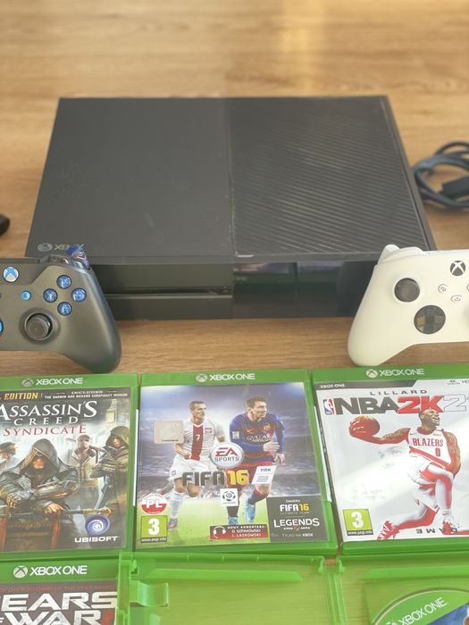 Consola XBOX ONE 500 GB + 2 Controllere + Jocuri Bonus