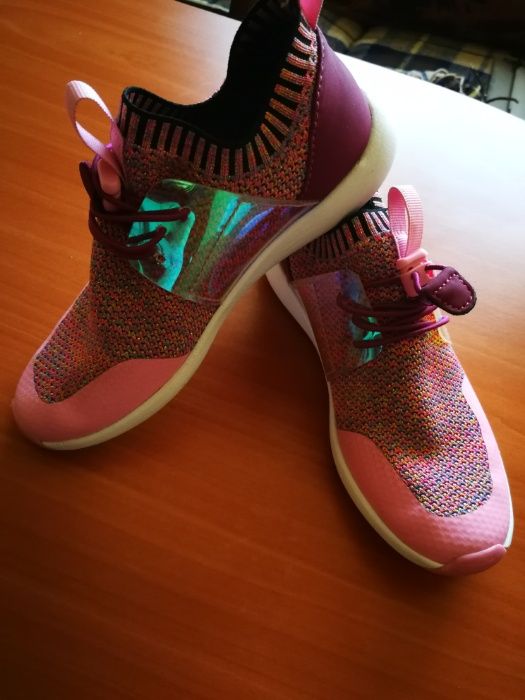 Pantofi sport fete, nr. 33.