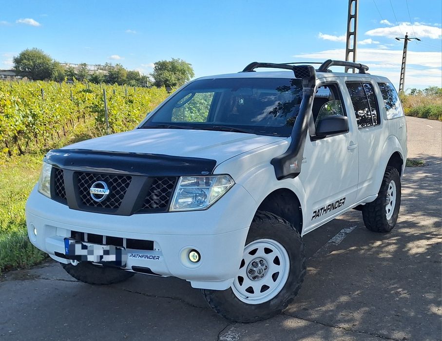 Nissan pathfinder (ca un patrol:) off road 4x4