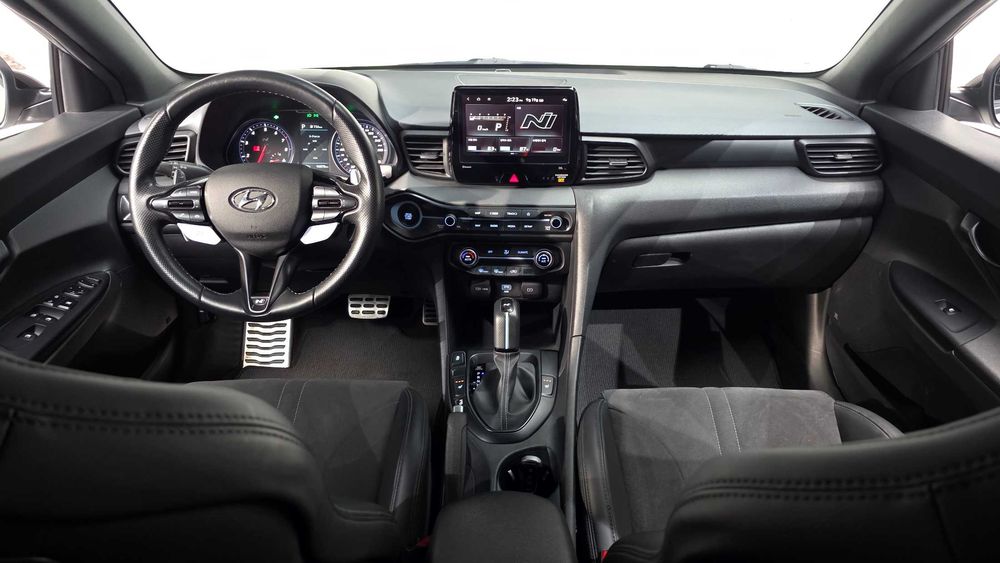 Hyundai Veloster 2.0 N   29