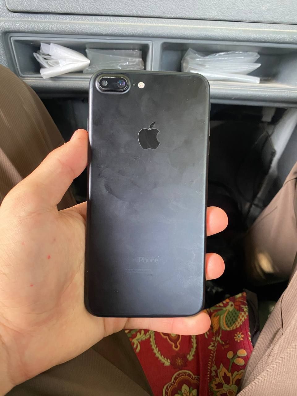 Iphone 7 plus qora