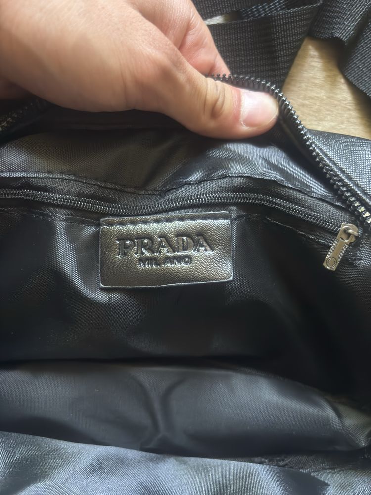 Мъжка чанта на Prada