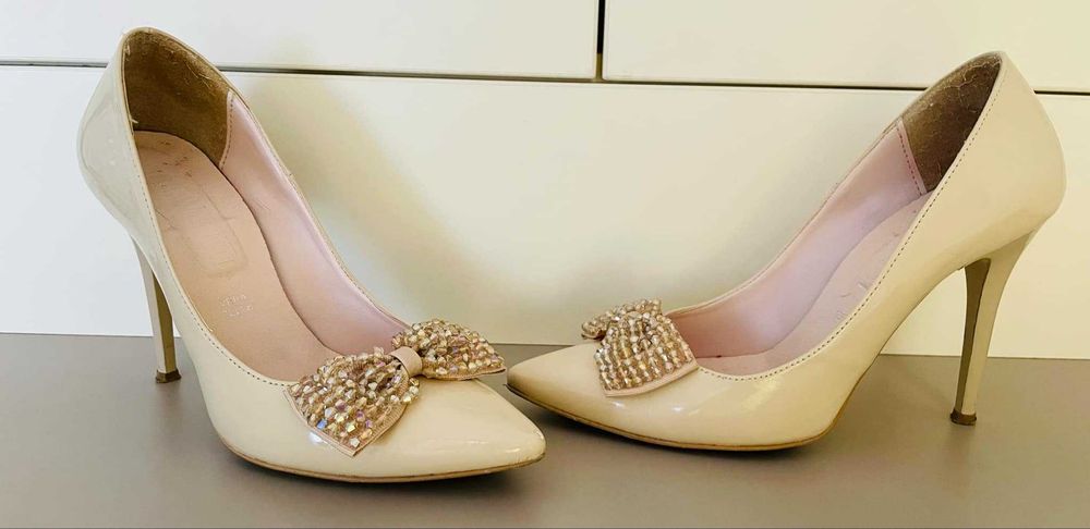 Pantofi stiletto Benvenuti cu detaliu de efect Made in Italy