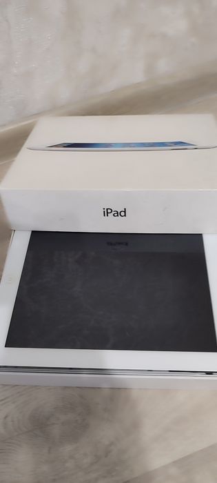 Айпад (лежал без дела, надулся, распух)