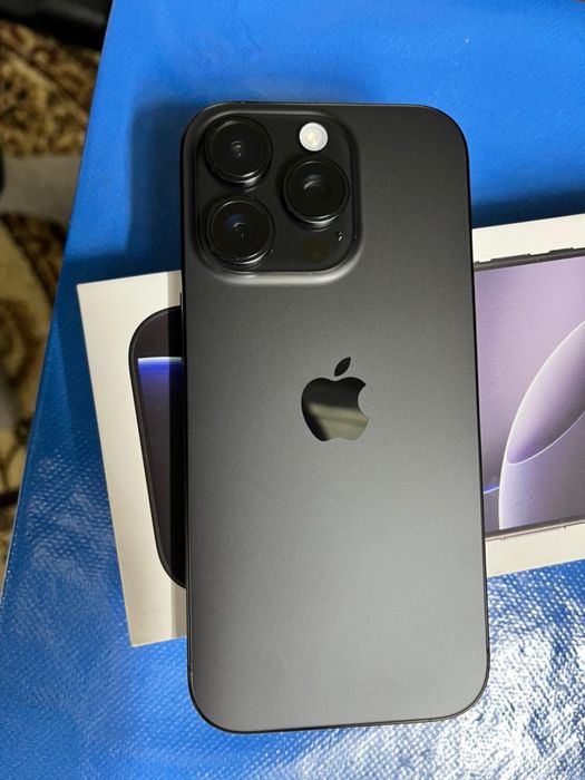 Продам айфон 16 про 256гб