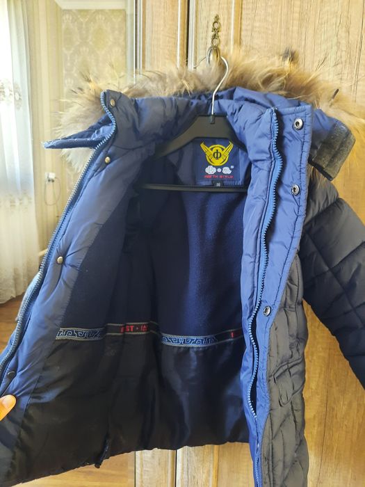 Продам зимнюю куртку 104р.