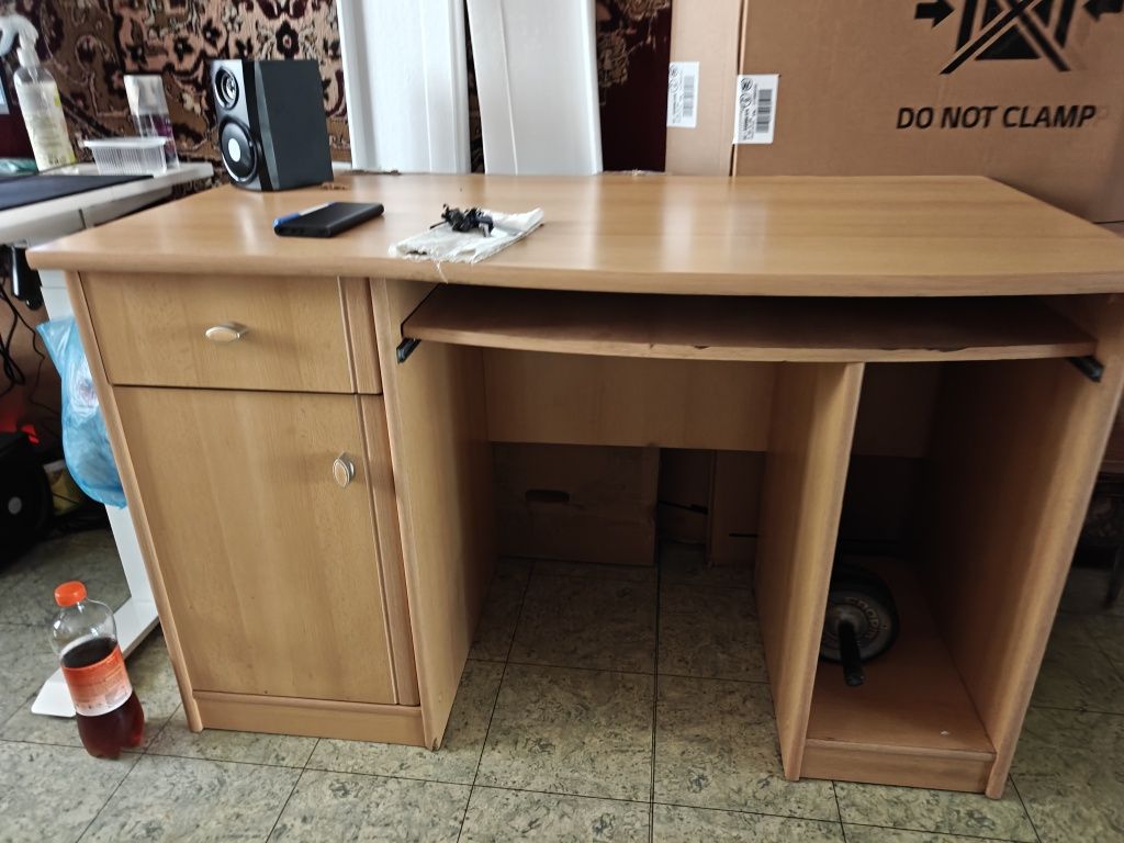 Продам компьютерный стол