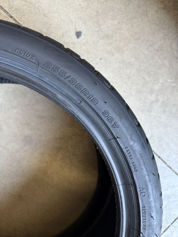 255/35/19 BRIDGESTONE 2бр