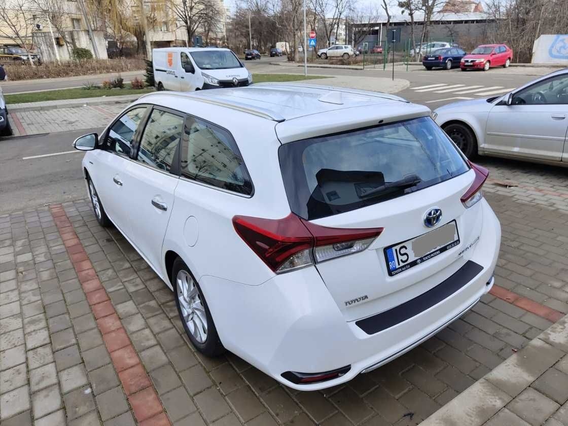 Toyota Auris Hybrid 1.8 VVT-i  2016-Hibrid+Electric+GPL-cutie automată
