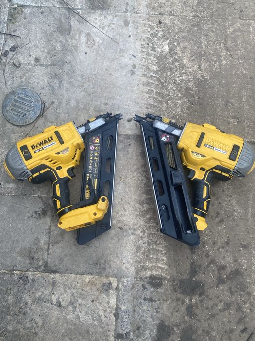 Vand pistol cuie dewalt 90 mm