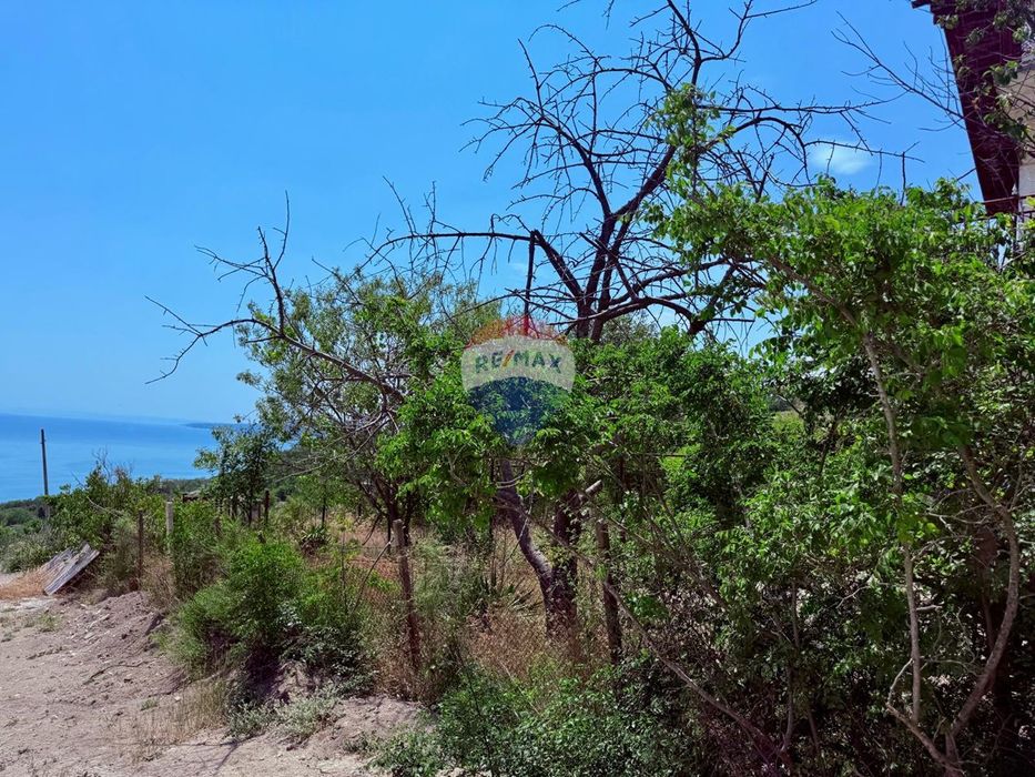 Парцел в регулация с панорамна морска гледка за продажба, гр. Балчик,