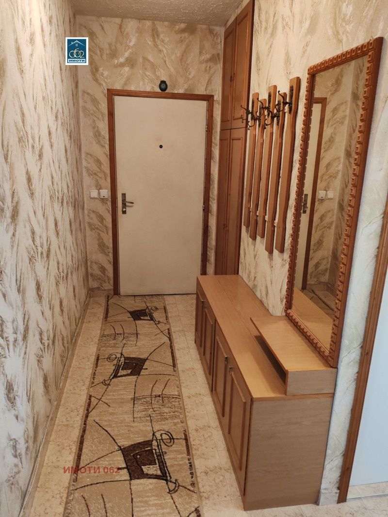 Продавам 3стаен апартамент