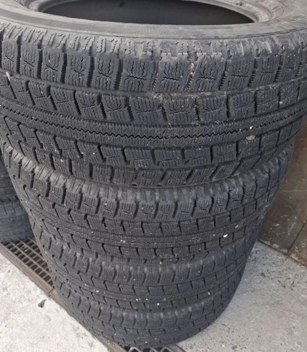 Продам зимние шины 225/65/17 липучка