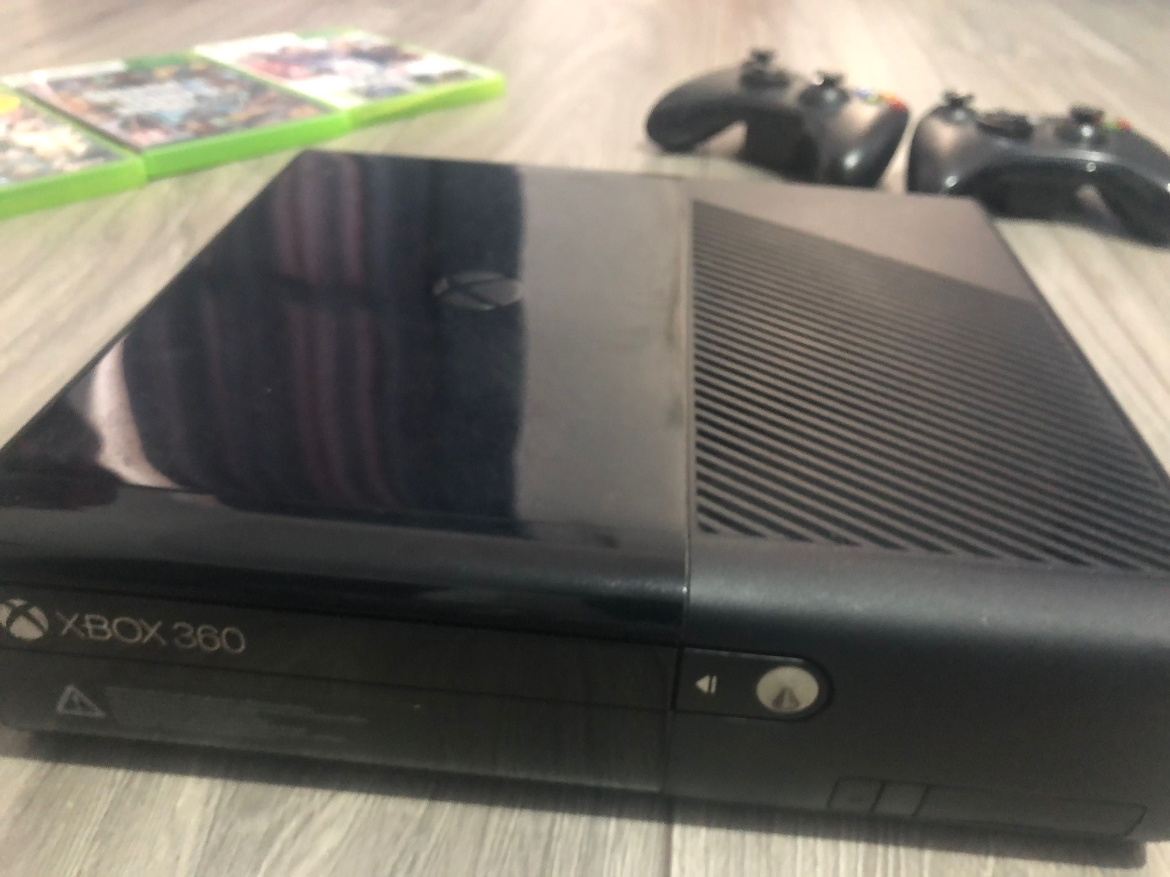 Xbox 360 E versiune noua !! Impecabil