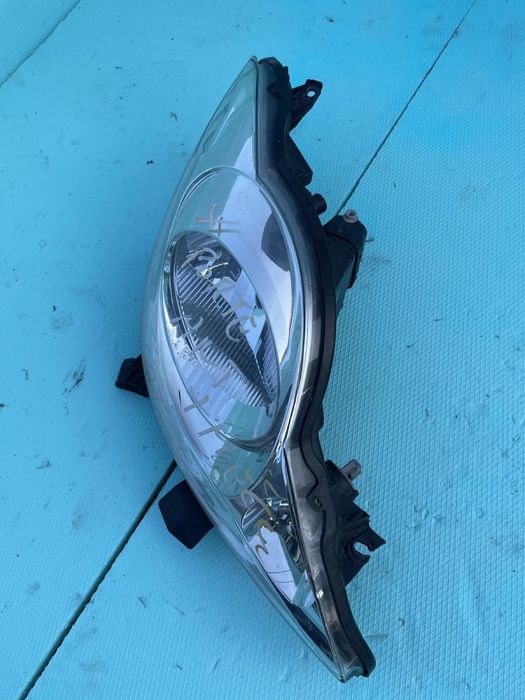Фар Пежо 107 / Peugeot 107