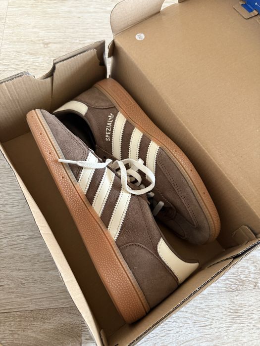 кроссовки adidas Spezial 39 (uk7) размер