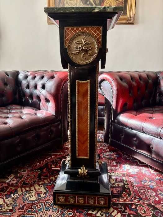 Spectaculos piedestal Boulle-intarsii-bronz-marmura-portelan-Franta