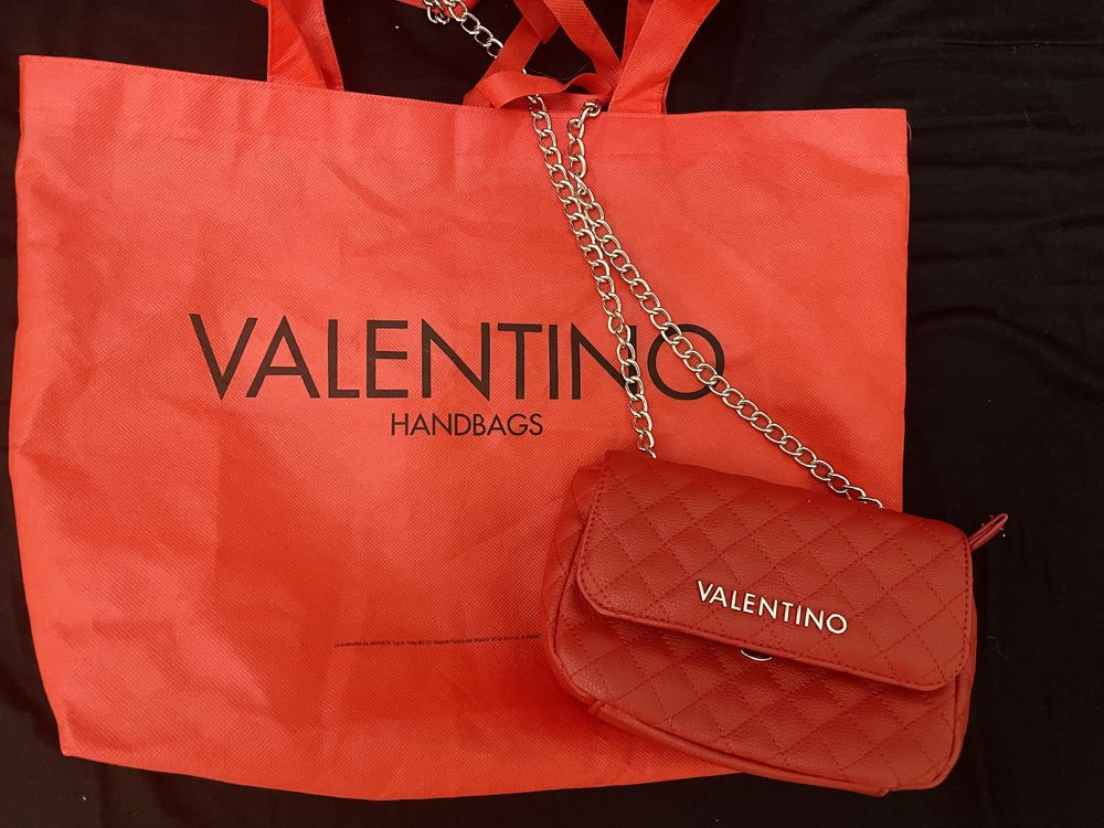 Нова чанта Valentino