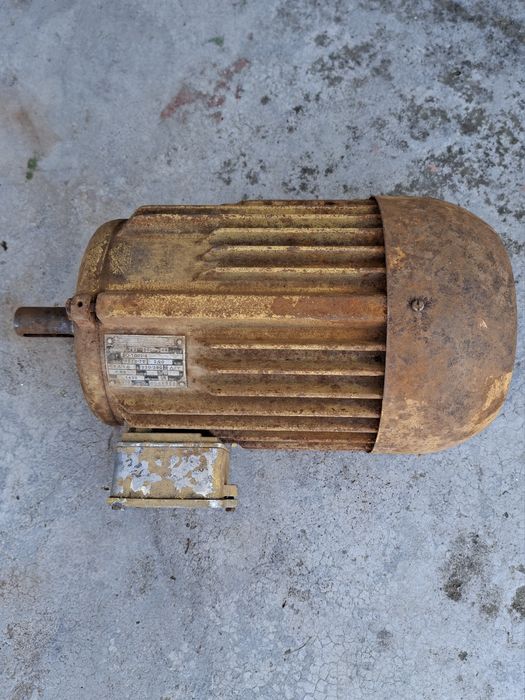 Продавам 2.2 kw ел. мотор