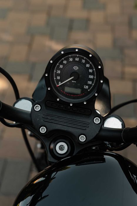 Harley Davidson Iron 883 – 2021, doar 9.000 km