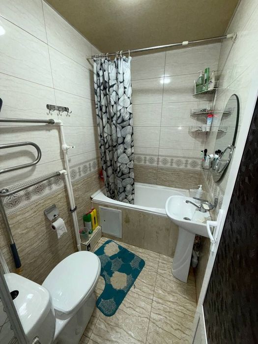 4 xonali kvartira sotiladi