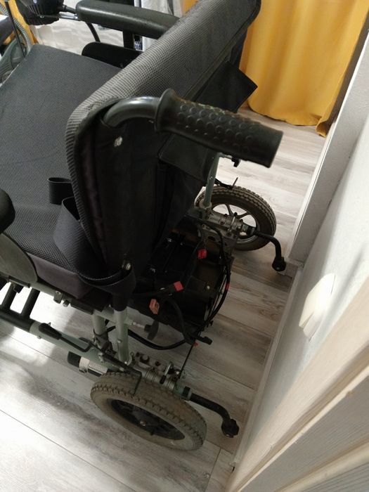 Инвалидная коляска