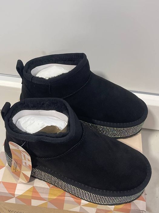 Ugg uri dama cu pietricele