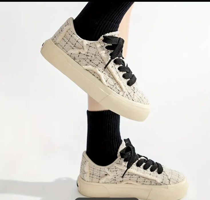 Новые кеды отличного качераства 37р на 23.5