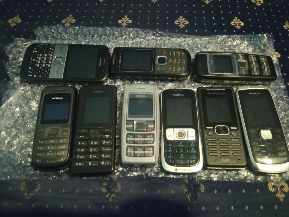 Vând lot de telefoane pentru piese
